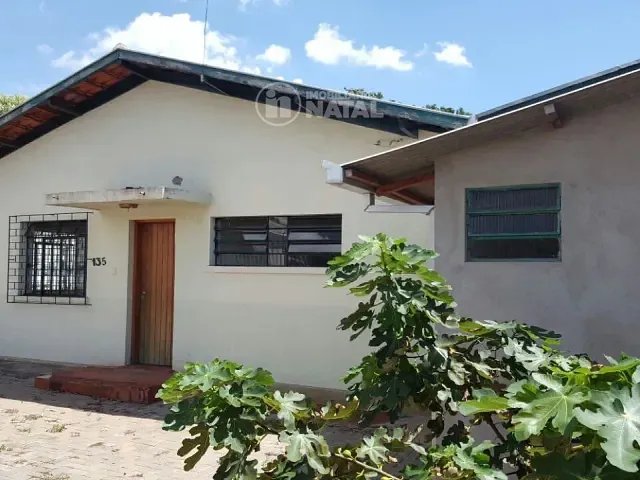 Casa com 360m² 3 quartos e 2 banheiros, à venda, no bairro Centro em Londrina