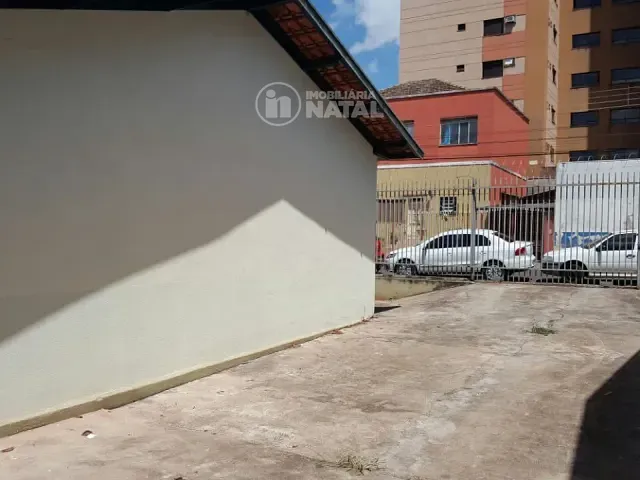 Casa com 360m² 3 quartos e 2 banheiros, à venda, no bairro Centro em Londrina