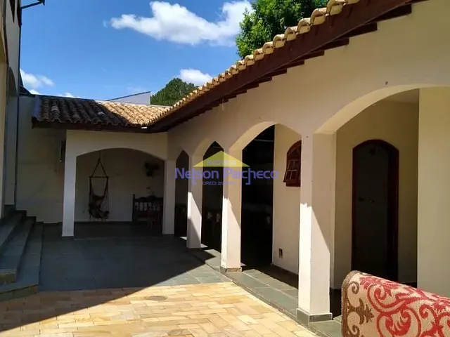 Casa com 592m² 4 quartos e 2 banheiros, à venda, no bairro Pitangueiras em Capivari