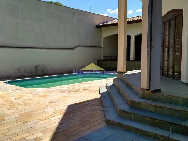Casa com 592m² 4 quartos e 2 banheiros, à venda, no bairro Pitangueiras em Capivari