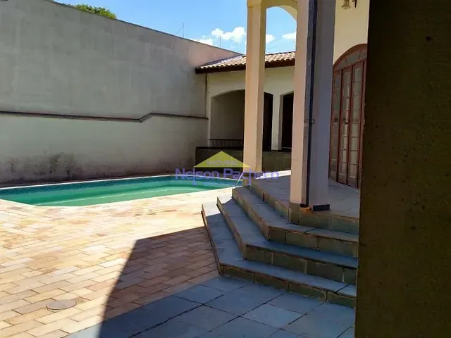 Casa com 592m² 4 quartos e 2 banheiros, à venda, no bairro Pitangueiras em Capivari