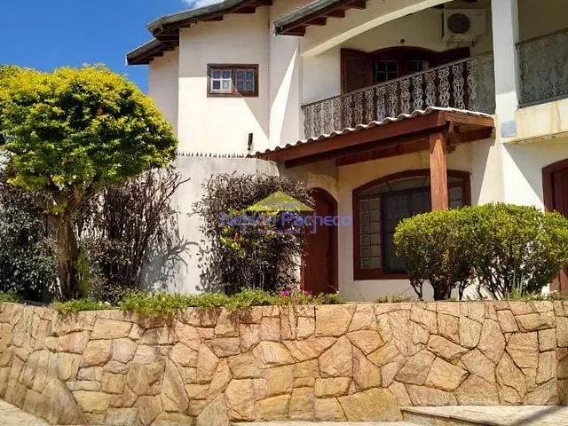 Casa com 592m² 4 quartos e 2 banheiros, à venda, no bairro Pitangueiras em Capivari