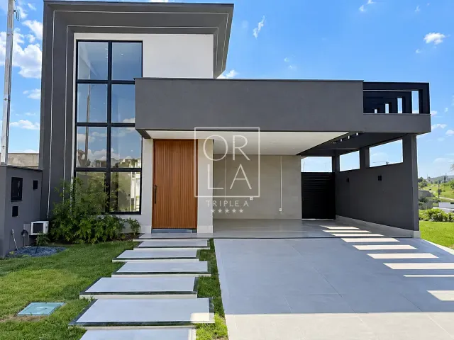 Casa com 259m² 3 quartos e 4 banheiros, à venda, no bairro Jardins Capri em Senador Canedo