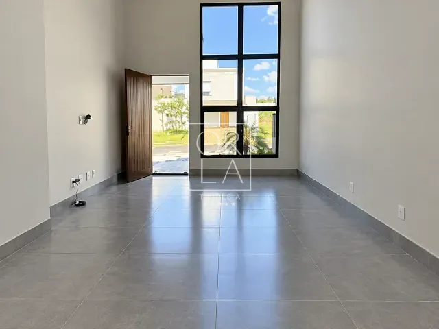 Casa com 259m² 3 quartos e 4 banheiros, à venda, no bairro Jardins Capri em Senador Canedo