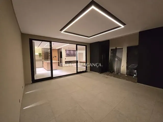 Casa com 140m² 3 quartos e 2 banheiros, à venda, no bairro Villa Verde em Bragança Paulista