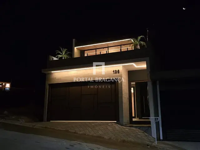 Casa com 140m² 3 quartos e 2 banheiros, à venda, no bairro Villa Verde em Bragança Paulista