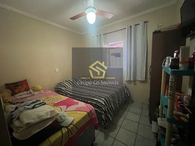 Casa com 200m² 2 quartos e 2 banheiros, à venda, no bairro Parque das Colinas em Valinhos