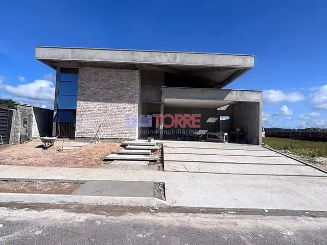 Casa com 450m² 4 quartos e 4 banheiros, à venda, no bairro Nossa Senhora da Vitória em Ilhéus