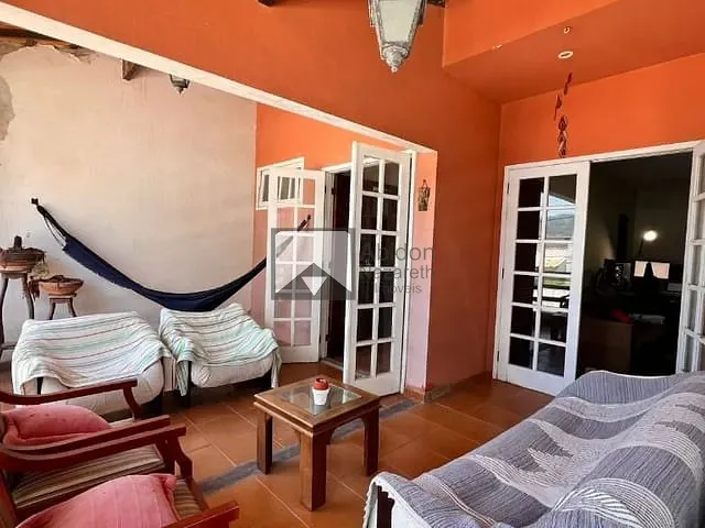 Casa com 360m² 3 quartos e 3 banheiros, à venda, no bairro Piratininga em Niterói