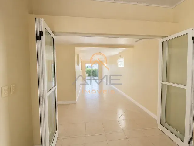 Casa 2 quartos e 4 banheiros, à venda, no bairro Três Vendas em Pelotas