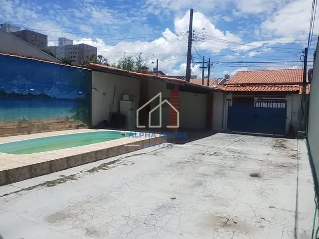Casa com 250m² 2 quartos e 1 banheiro, à venda, no bairro Loteamento Residencial Carangola em Pindamonhangaba