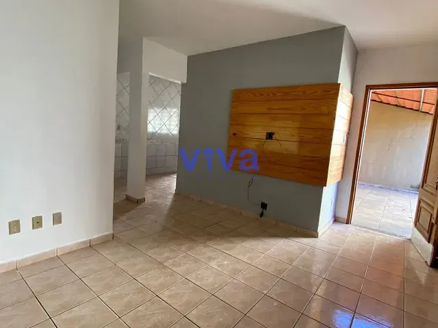 Casa 3 quartos e 2 banheiros, à venda, no bairro Ilda em Aparecida de Goiânia