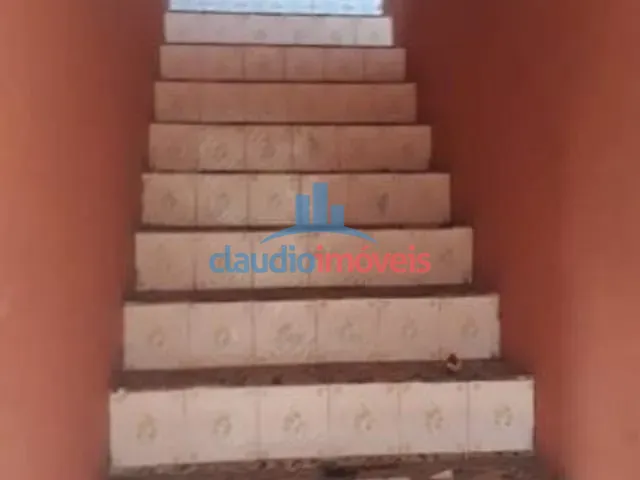 Casa 4 quartos e 2 banheiros, à venda, no bairro Roberto Silveira em Barra Mansa