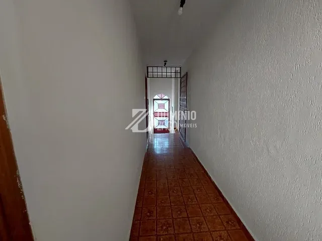 Casa com 383m² 4 quartos e 3 banheiros, à venda ou para alugar, no bairro São Benedito em Uberaba