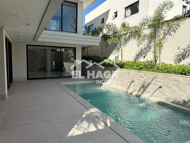 Casa com 449m² 5 quartos e 8 banheiros, à venda, no bairro Condomínio Residencial Florais dos Lagos em Cuiabá