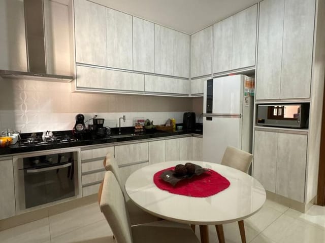 Casa com 205m² 2 quartos e 1 banheiro, à venda, no bairro Antônio Zanaga em Americana