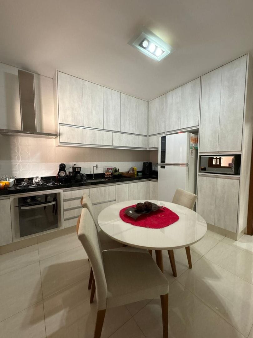 Casa, 2 quartos, 140 m² - Foto 1