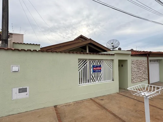 Casa 3 quartos e 5 banheiros, para alugar, no bairro Jardim Andrea Ville em Tatuí
