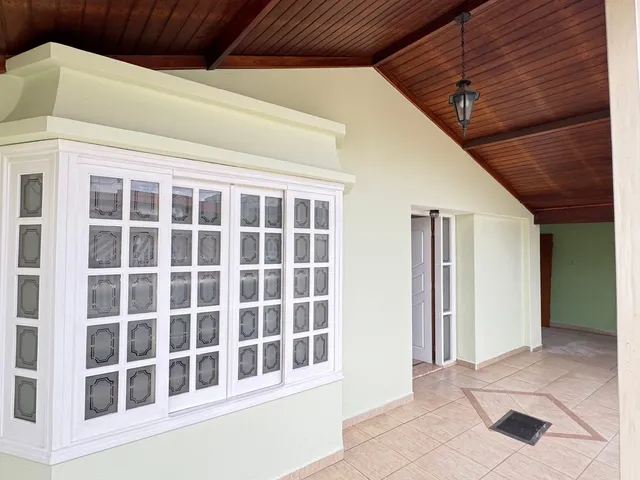 Casa 3 quartos e 5 banheiros, para alugar, no bairro Jardim Andrea Ville em Tatuí