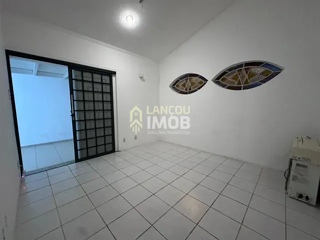 Casa para alugar, no bairro Anhangabaú em Jundiaí