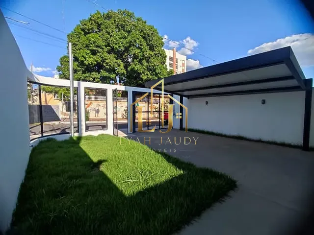 Casa com 250m² 3 quartos e 2 banheiros, à venda, no bairro Jardim Tropical em Cuiabá