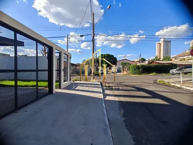 Casa com 250m² 3 quartos e 2 banheiros, para alugar, no bairro Jardim Tropical em Cuiabá