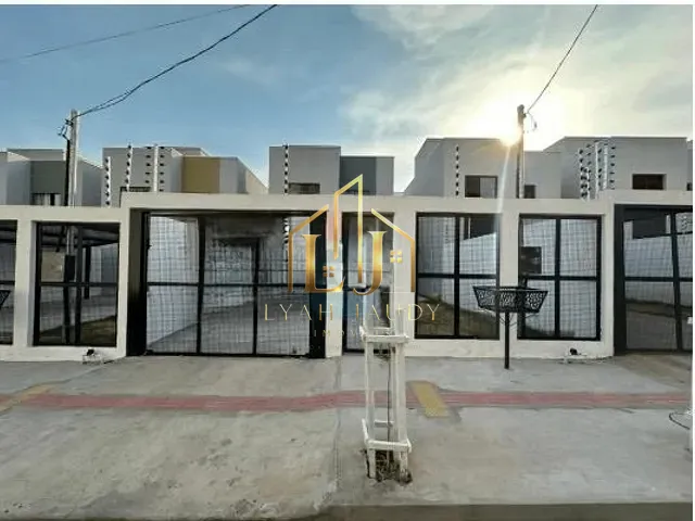 Casa com 250m² 3 quartos e 2 banheiros, à venda, no bairro Jardim Tropical em Cuiabá