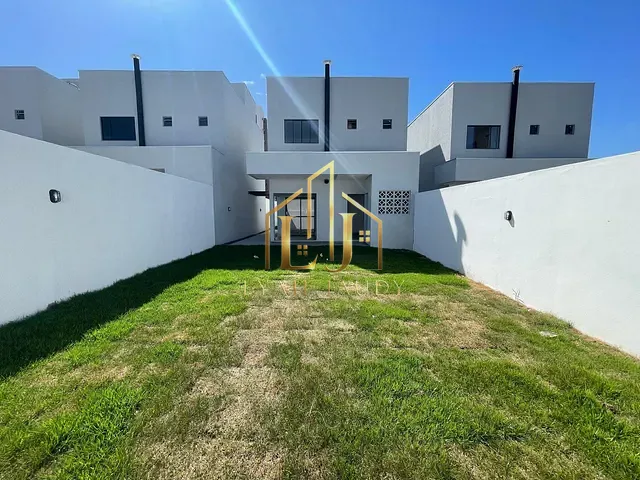 Casa com 250m² 3 quartos e 2 banheiros, à venda, no bairro Jardim Tropical em Cuiabá