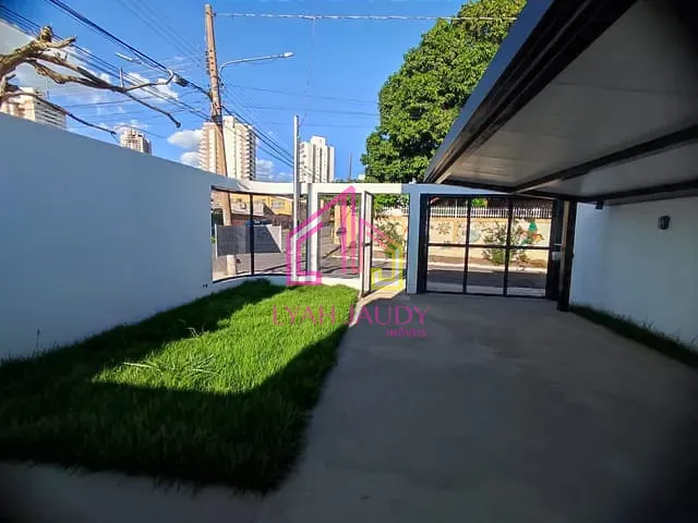 Casa com 250m² 3 quartos e 2 banheiros, para alugar, no bairro Jardim Tropical em Cuiabá