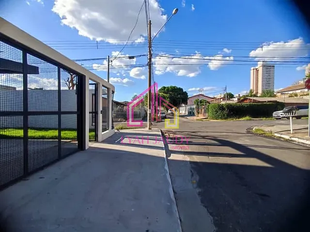 Casa com 250m² 3 quartos e 2 banheiros, para alugar, no bairro Jardim Tropical em Cuiabá