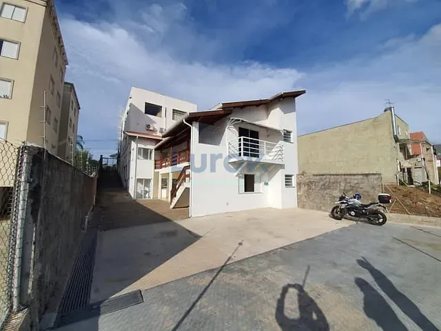 Casa com 200m² 3 quartos e 2 banheiros, para alugar, no bairro Jardim Monte Verde em Valinhos