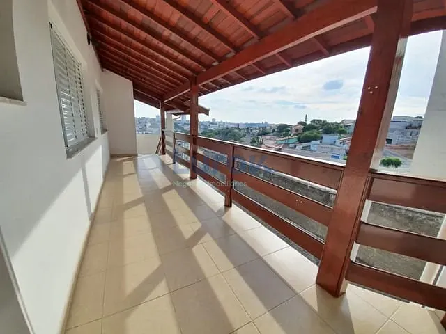 Casa com 200m² 3 quartos e 2 banheiros, para alugar, no bairro Jardim Monte Verde em Valinhos