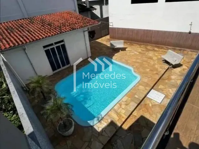 Casa com 750m² 6 quartos e 3 banheiros, à venda, no bairro São João em Itajaí