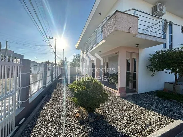 Casa com 750m² 6 quartos e 3 banheiros, à venda, no bairro São João em Itajaí