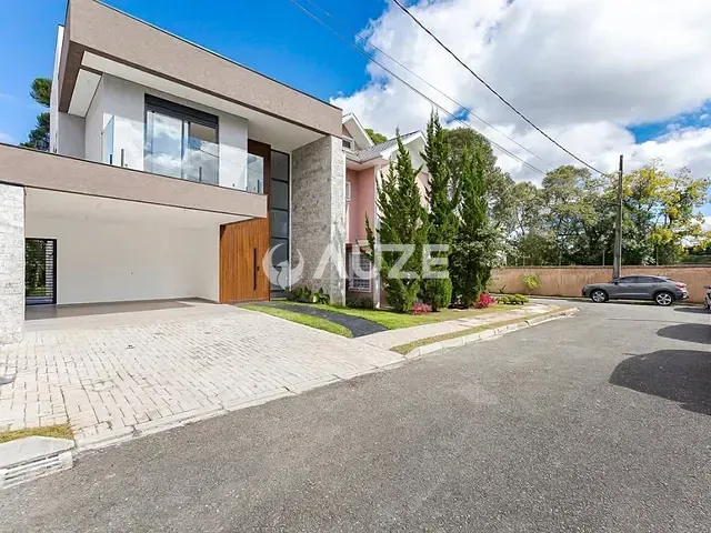 Casa com 234m² 3 quartos e 4 banheiros, à venda, no bairro Santa Cândida em Curitiba