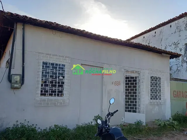 Casa com 300m², para alugar, no bairro Centro em Teresina