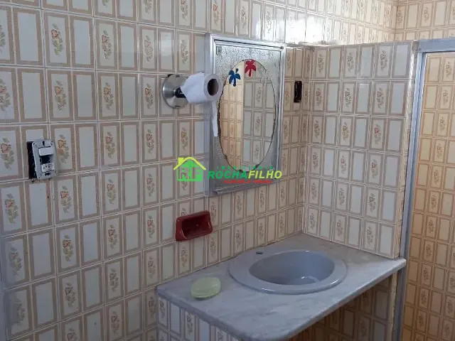 Casa com 300m², para alugar, no bairro Centro em Teresina