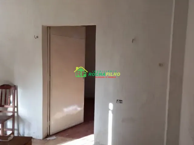 Casa com 300m², para alugar, no bairro Centro em Teresina