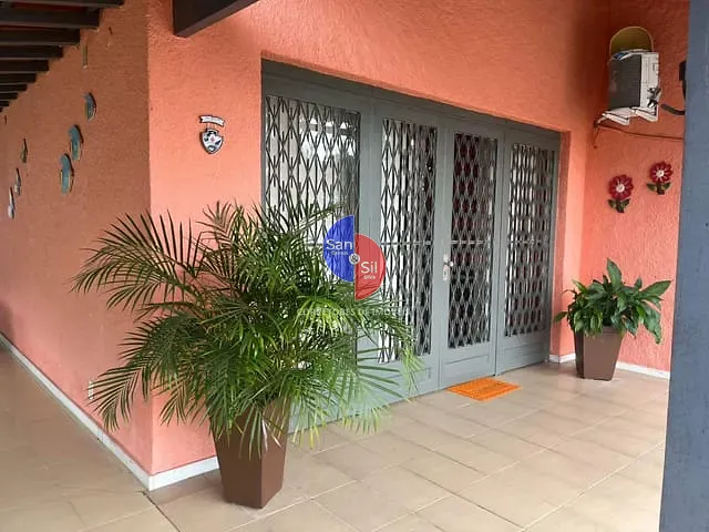Casa com 1000m² 3 quartos e 3 banheiros, à venda, no bairro Centro em Guapimirim