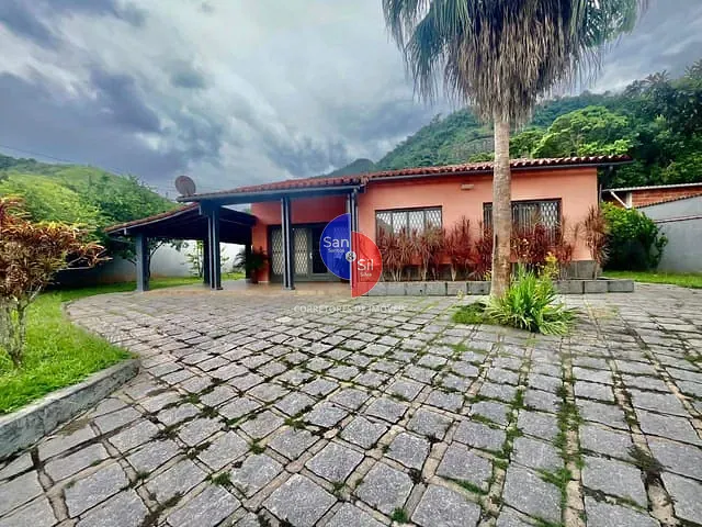 Casa com 1000m² 3 quartos e 3 banheiros, à venda, no bairro Centro em Guapimirim