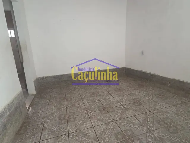 Casa 3 quartos e 2 banheiros, para alugar, no bairro Centro em Barra do Piraí