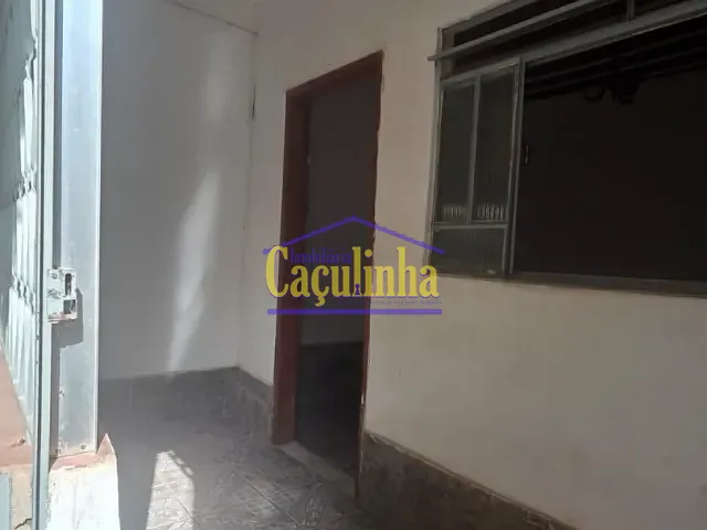 Casa 3 quartos e 2 banheiros, para alugar, no bairro Centro em Barra do Piraí
