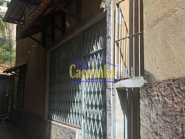 Casa 3 quartos e 2 banheiros, para alugar, no bairro Centro em Barra do Piraí