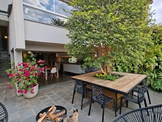 Casa 4 quartos e 5 banheiros, à venda, no bairro Chácara Inglesa em São Paulo
