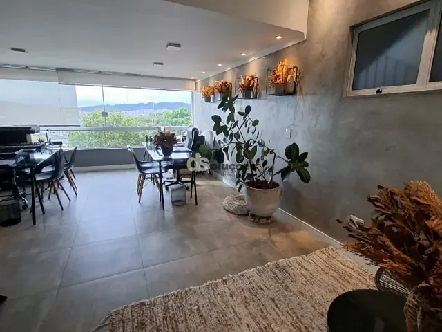 Casa 4 quartos e 5 banheiros, à venda, no bairro Chácara Inglesa em São Paulo
