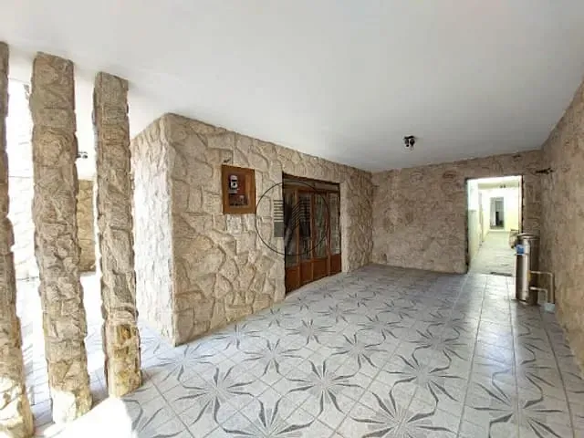 Casa com 300m² 3 quartos e 2 banheiros, à venda, no bairro Pedregulho em Guaratinguetá