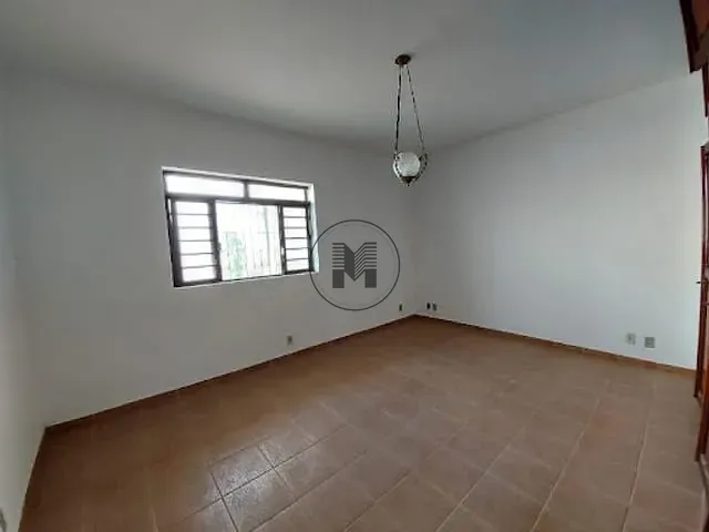 Casa com 300m² 3 quartos e 2 banheiros, à venda, no bairro Pedregulho em Guaratinguetá