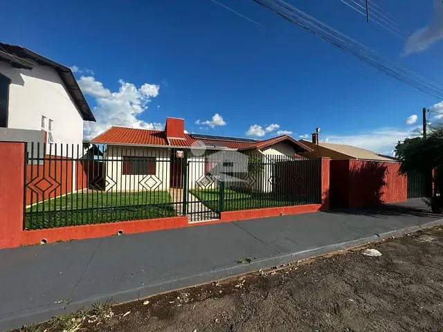 Casa com 482m² 3 quartos e 2 banheiros, à venda, no bairro Jardim Roland em Rolândia
