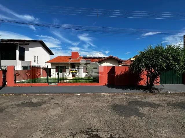 Casa com 482m² 3 quartos e 2 banheiros, à venda, no bairro Jardim Roland em Rolândia