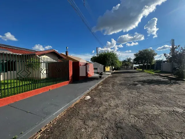 Casa com 482m² 3 quartos e 2 banheiros, à venda, no bairro Jardim Roland em Rolândia